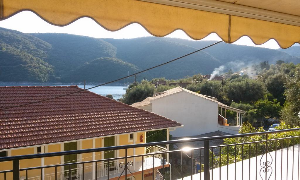Apartamento Porto Poros Mikros Gialos Exterior foto