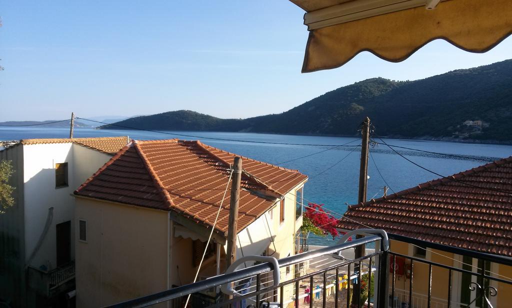 Apartamento Porto Poros Mikros Gialos Exterior foto
