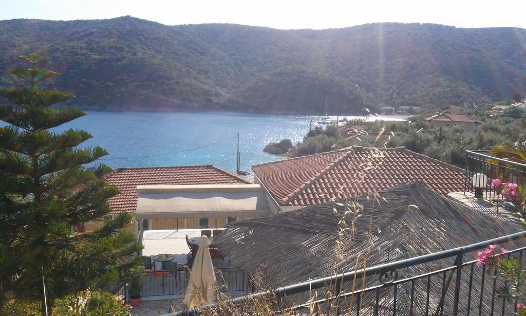 Apartamento Porto Poros Mikros Gialos Exterior foto