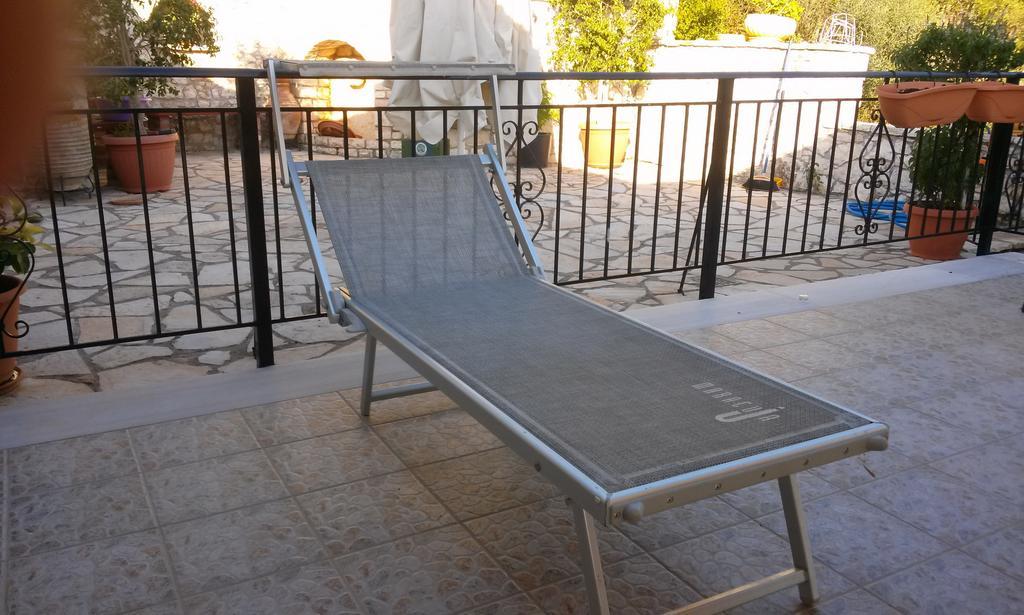 Apartamento Porto Poros Mikros Gialos Exterior foto