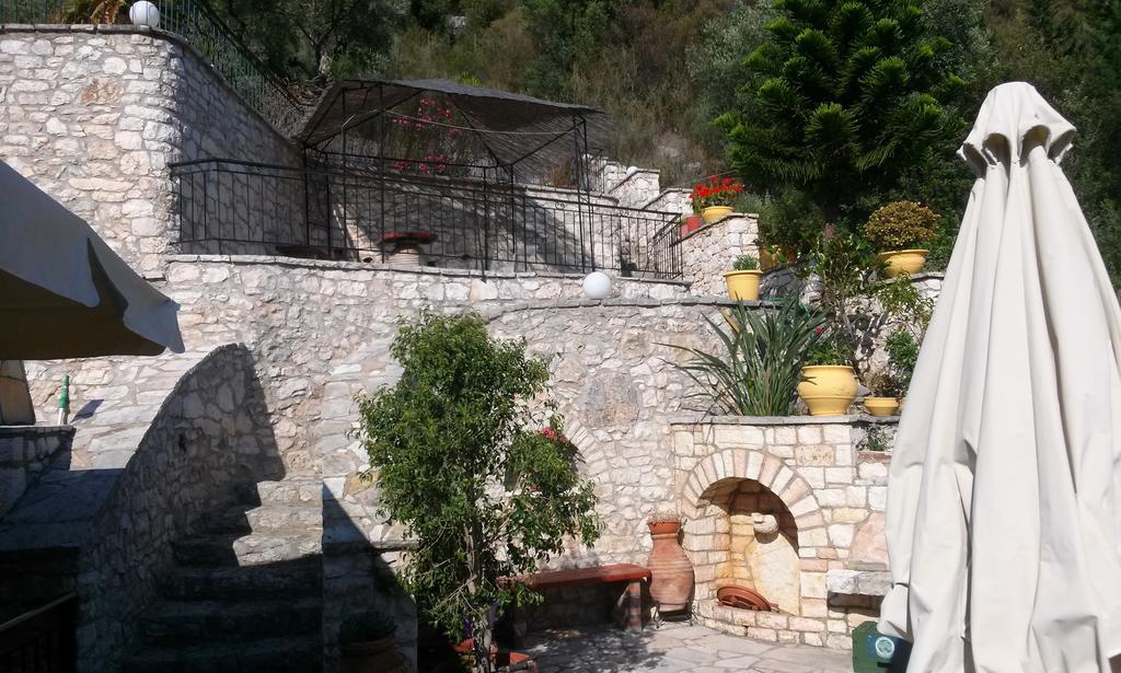 Apartamento Porto Poros Mikros Gialos Exterior foto