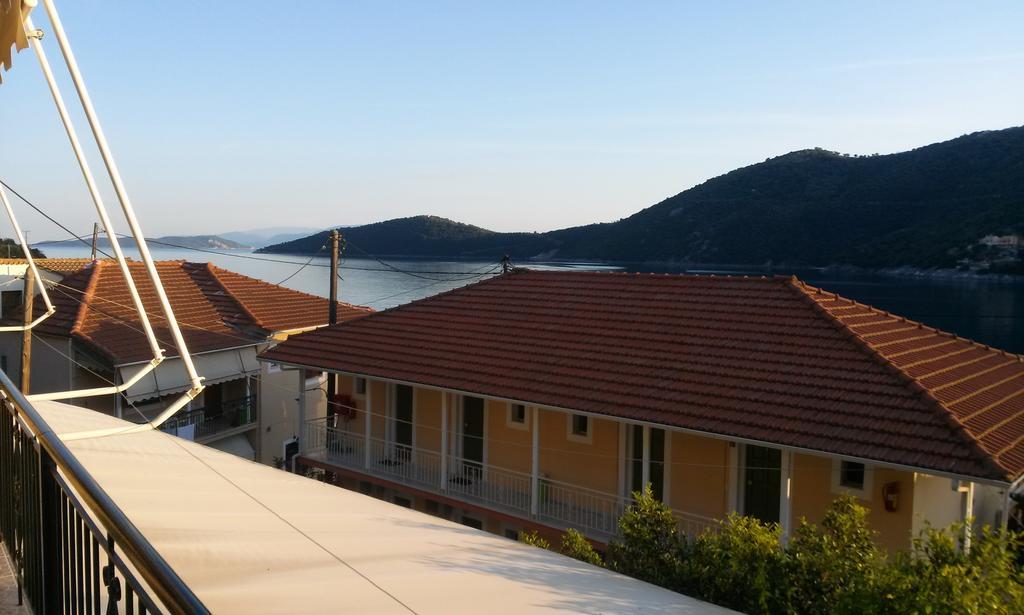 Apartamento Porto Poros Mikros Gialos Exterior foto