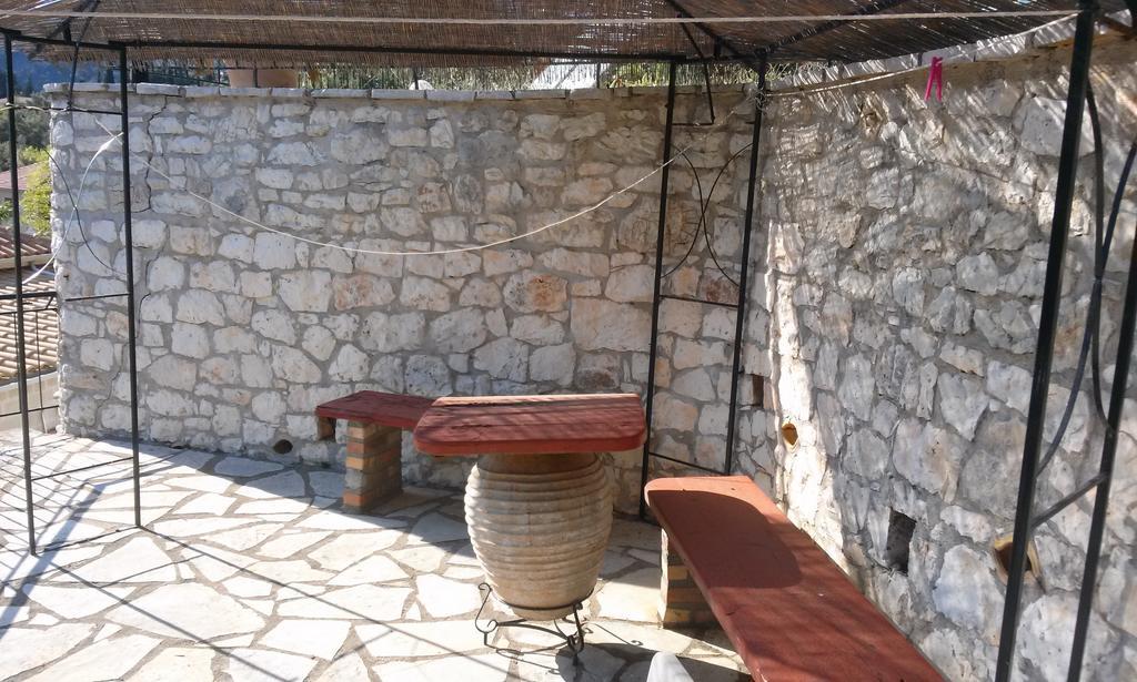 Apartamento Porto Poros Mikros Gialos Exterior foto