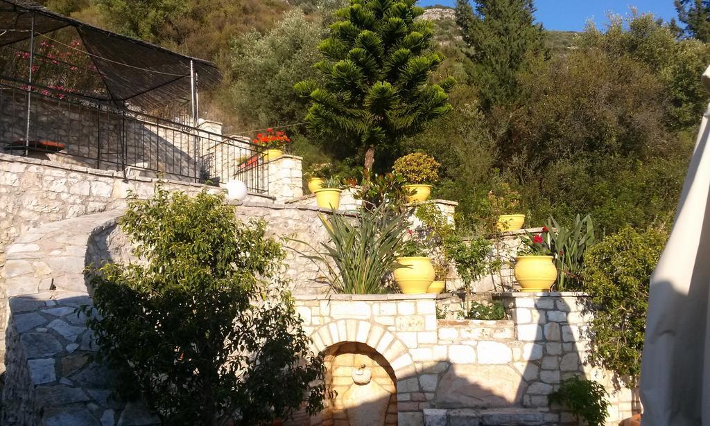 Apartamento Porto Poros Mikros Gialos Exterior foto