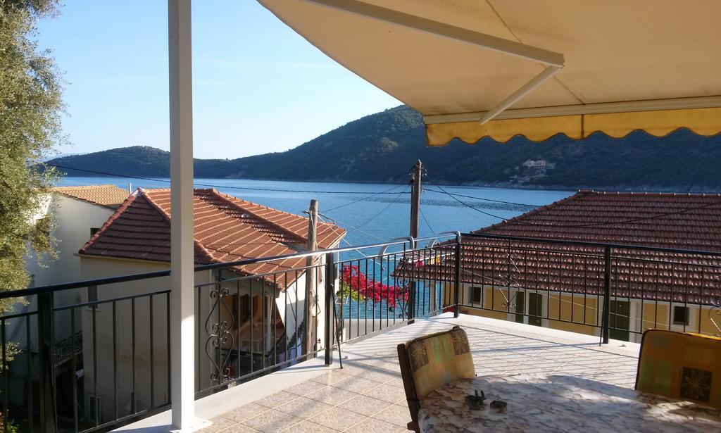 Apartamento Porto Poros Mikros Gialos Exterior foto
