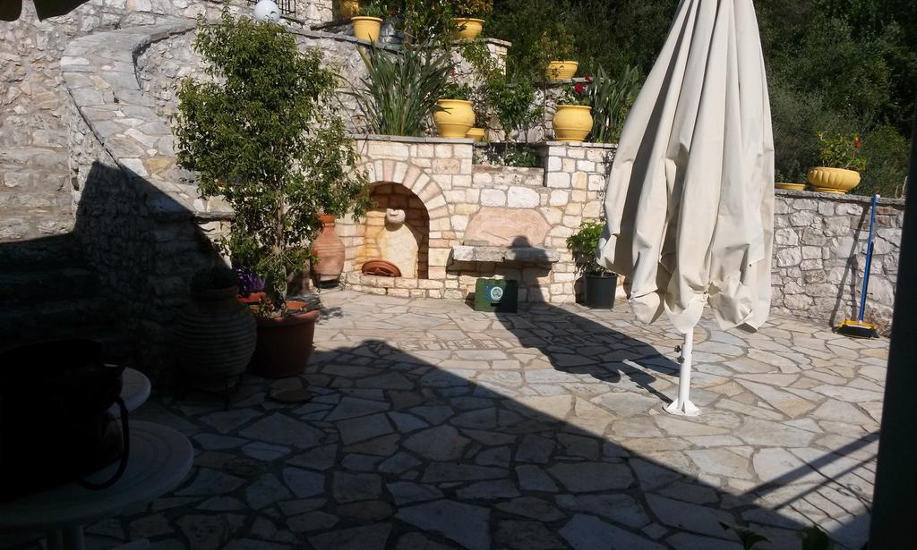 Apartamento Porto Poros Mikros Gialos Exterior foto