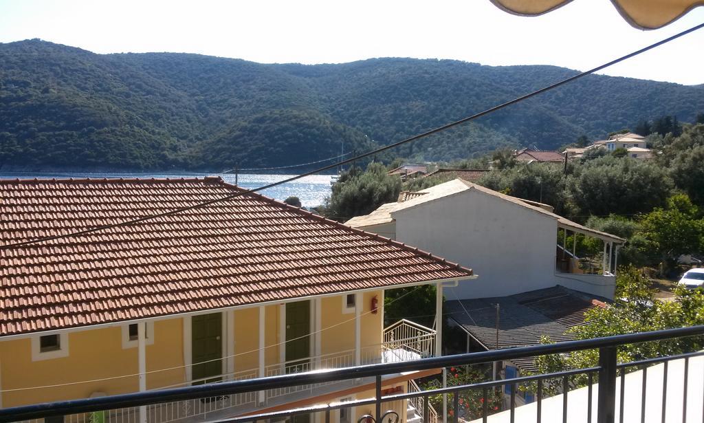 Apartamento Porto Poros Mikros Gialos Exterior foto